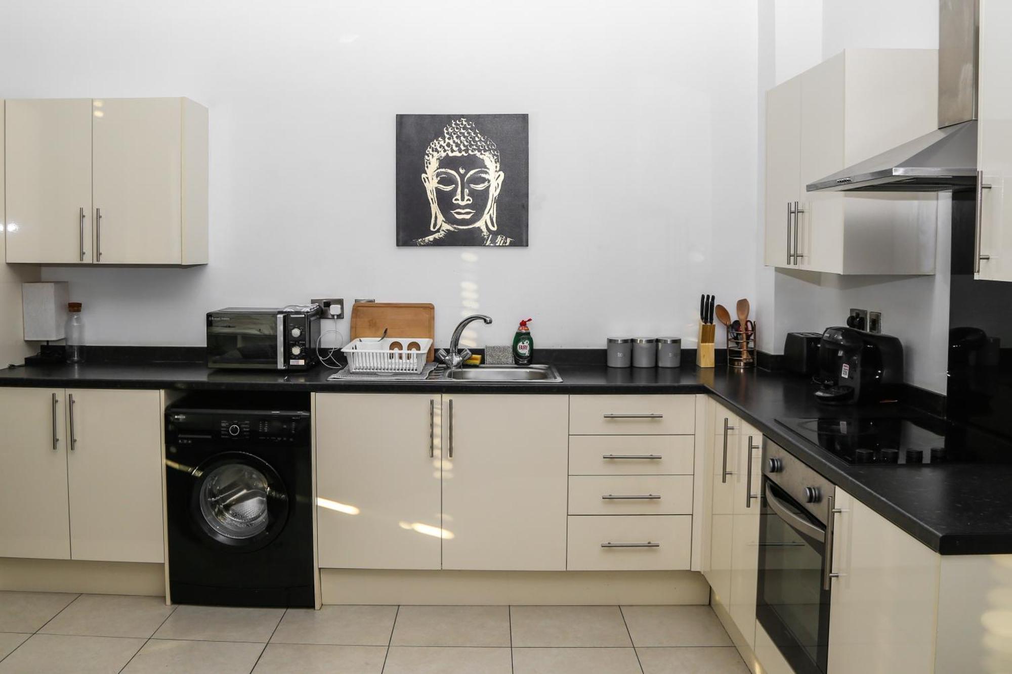 Luxurious & Lavish Salford Quays Free Parking Apartment แมนเชสเตอร์ ภายนอก รูปภาพ