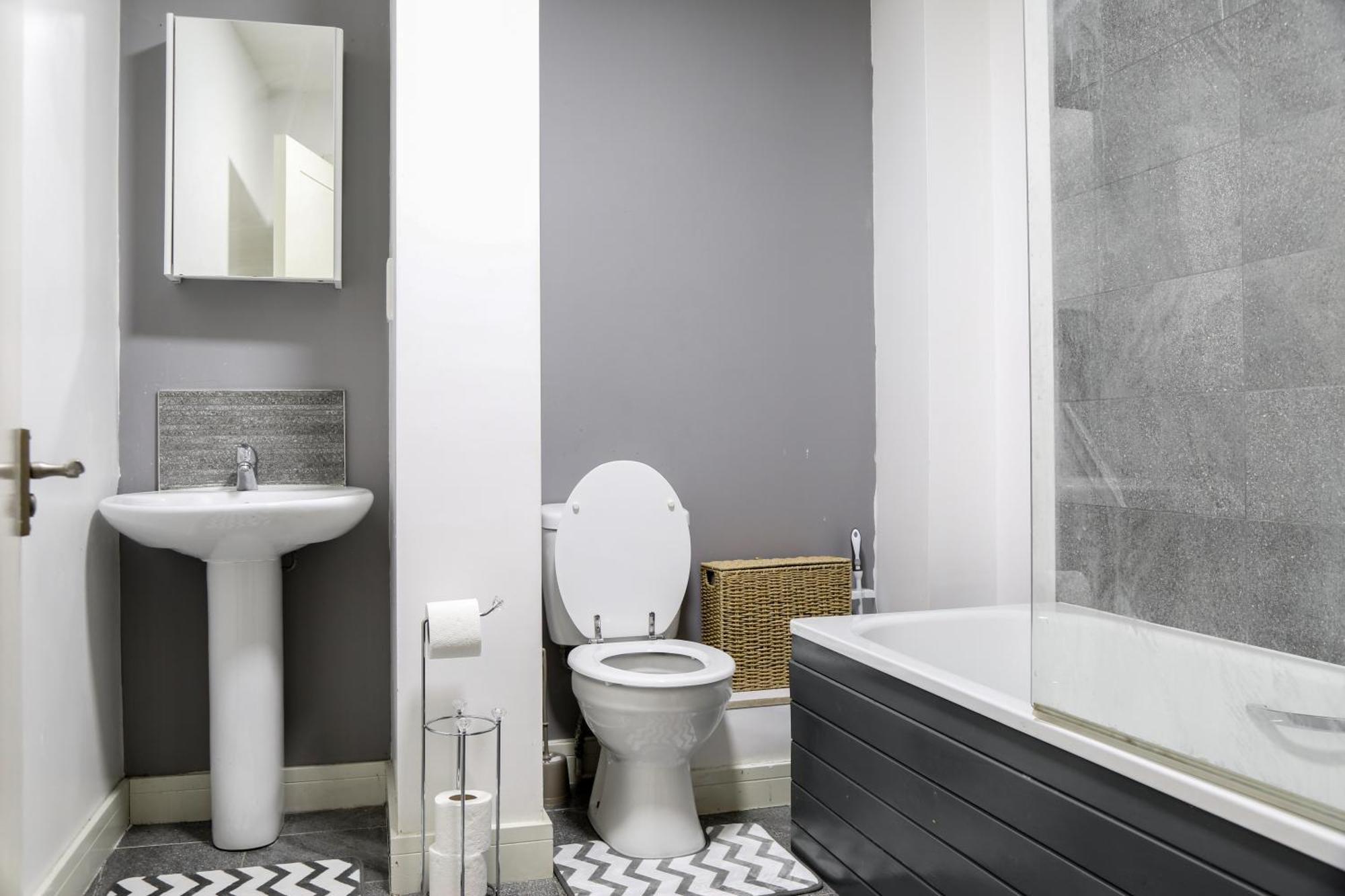 Luxurious & Lavish Salford Quays Free Parking Apartment แมนเชสเตอร์ ภายนอก รูปภาพ