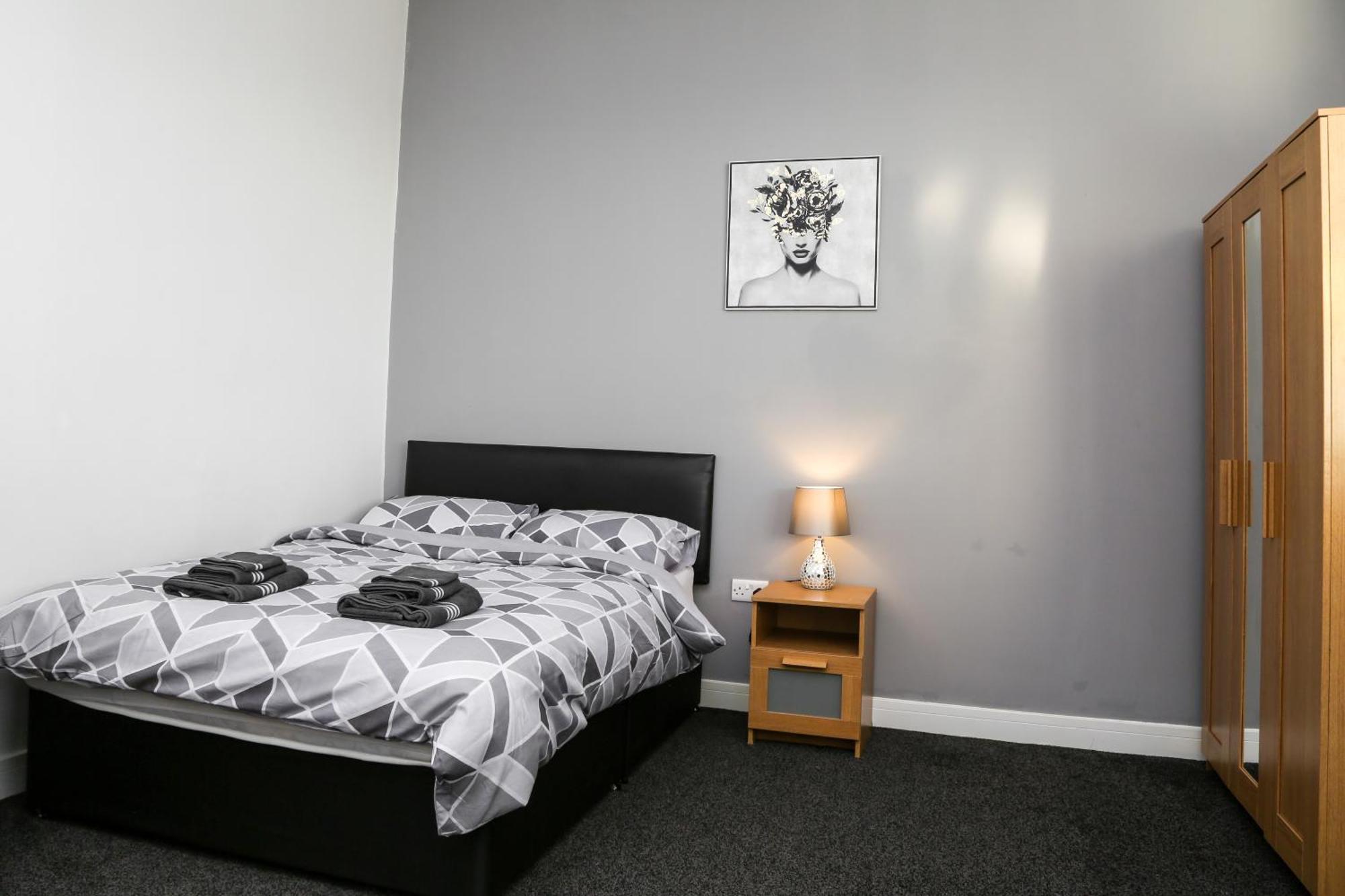 Luxurious & Lavish Salford Quays Free Parking Apartment แมนเชสเตอร์ ภายนอก รูปภาพ