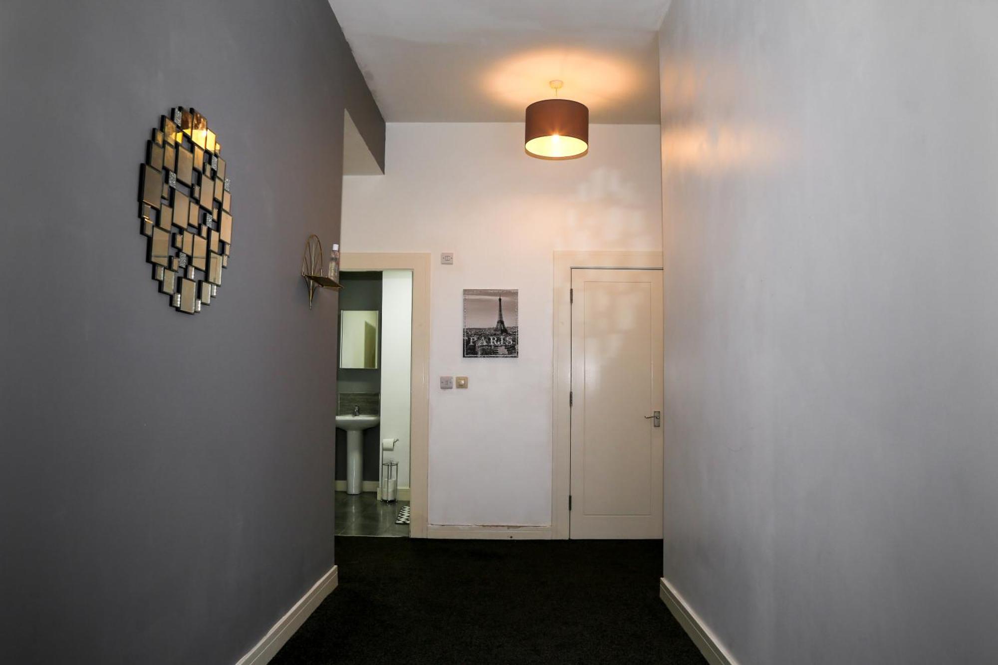 Luxurious & Lavish Salford Quays Free Parking Apartment แมนเชสเตอร์ ภายนอก รูปภาพ