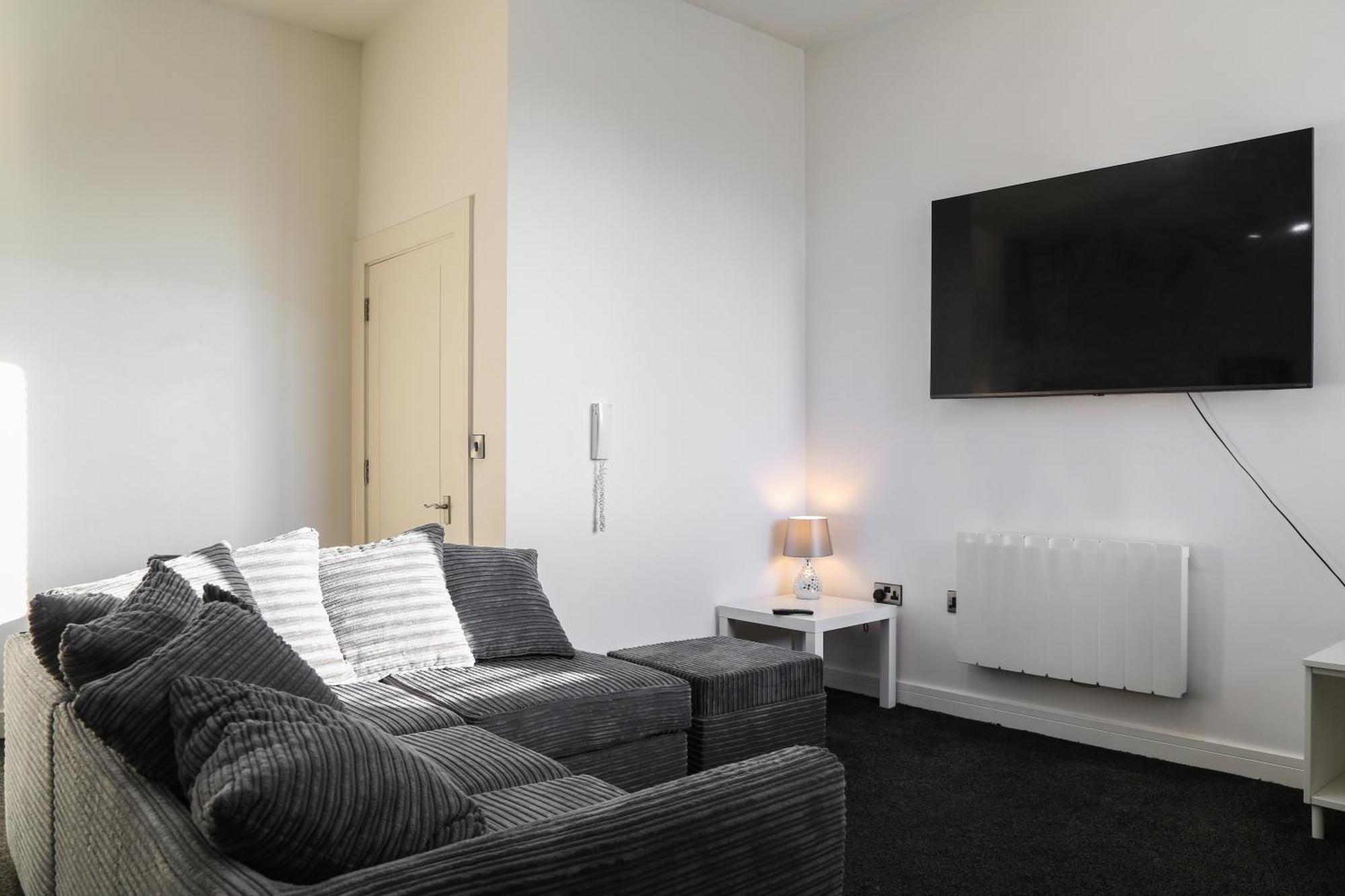 Luxurious & Lavish Salford Quays Free Parking Apartment แมนเชสเตอร์ ภายนอก รูปภาพ