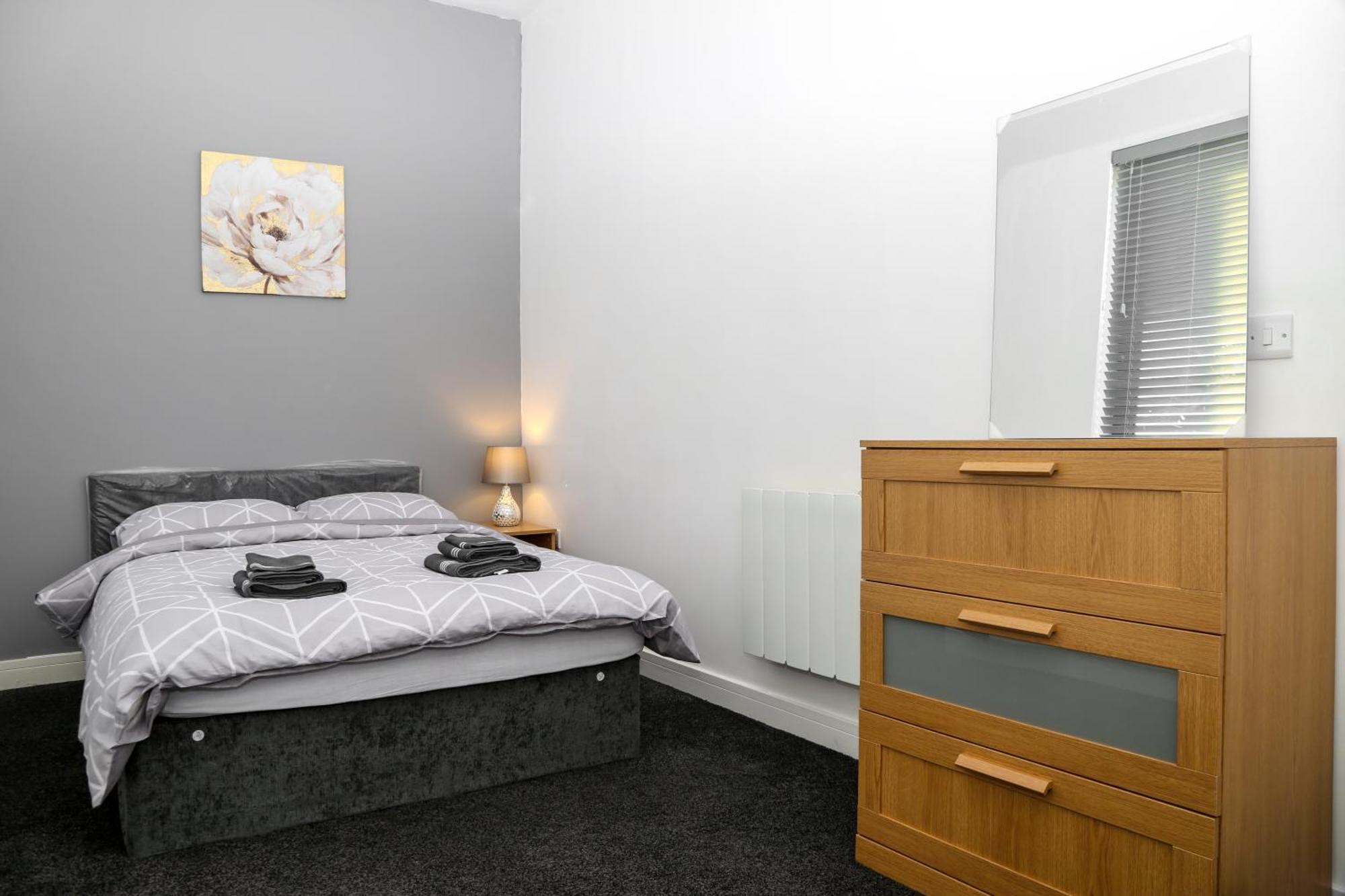 Luxurious & Lavish Salford Quays Free Parking Apartment แมนเชสเตอร์ ภายนอก รูปภาพ