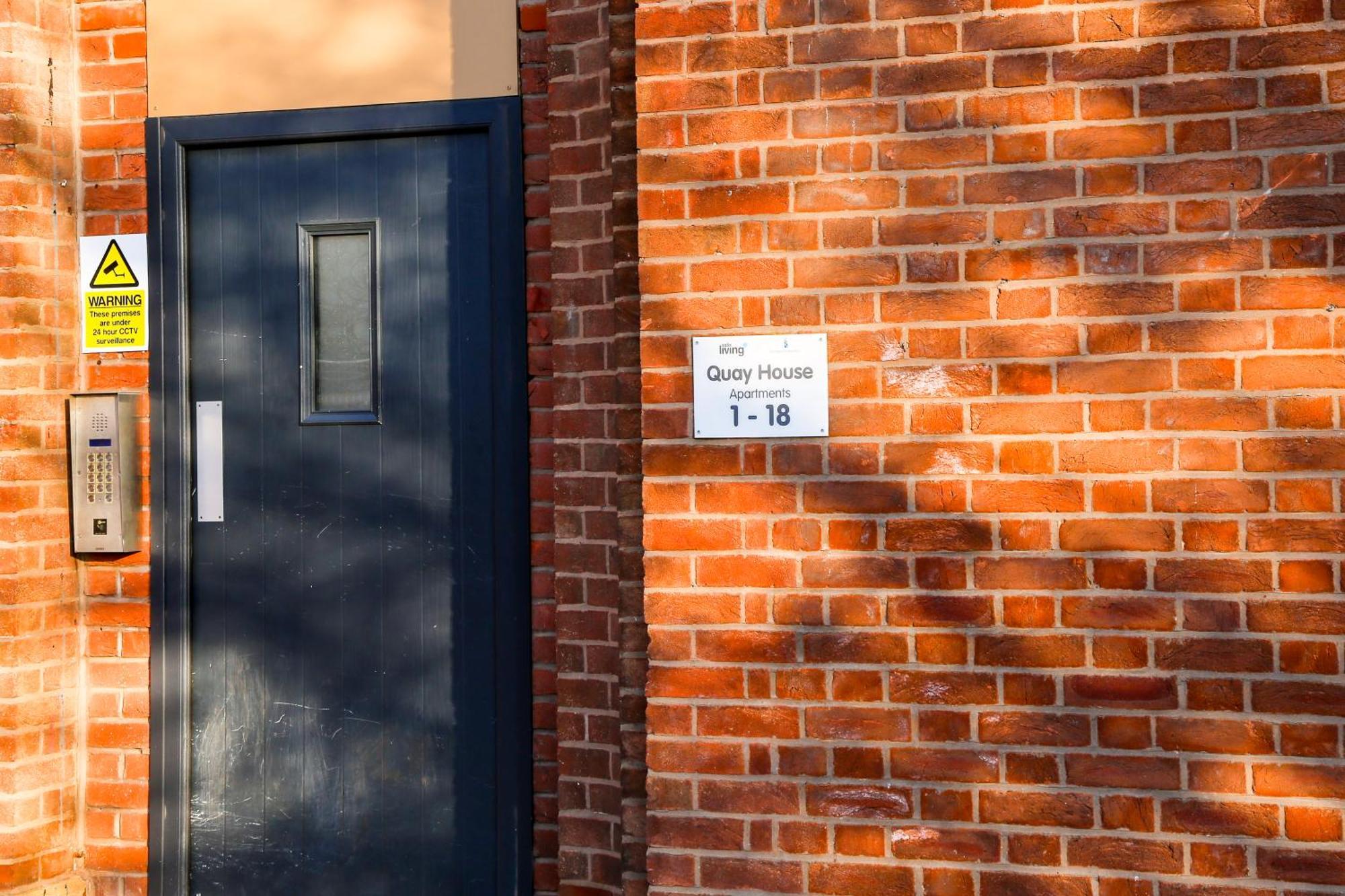 Luxurious & Lavish Salford Quays Free Parking Apartment แมนเชสเตอร์ ภายนอก รูปภาพ