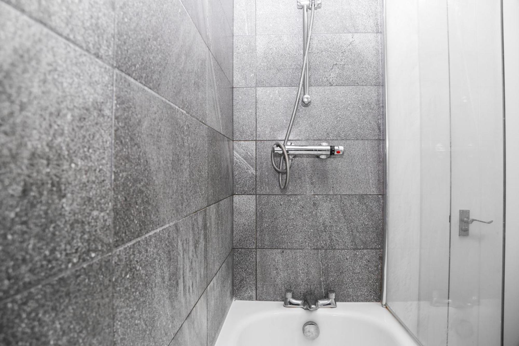 Luxurious & Lavish Salford Quays Free Parking Apartment แมนเชสเตอร์ ภายนอก รูปภาพ